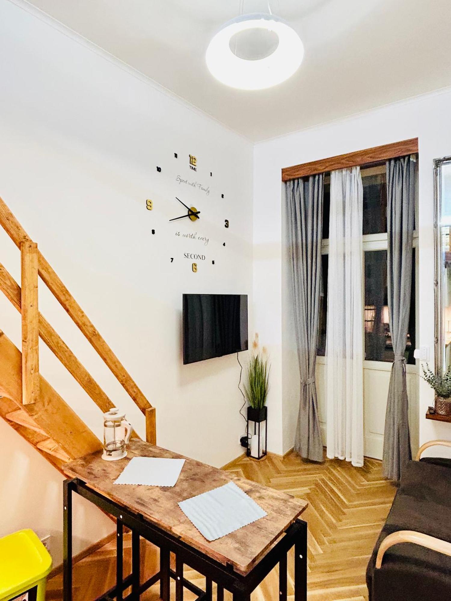 Cozy Design With Terrace Apartament